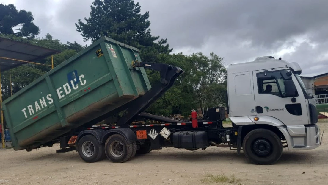 Serviço de destinação de resíduos sólidos em Curitiba