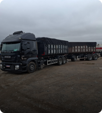 Caminhão rollon/rolloff e reboque julieta