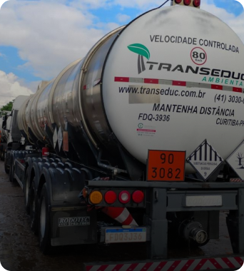 Caminhão vácuo com hidrojateamento